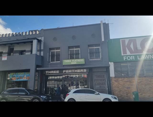 75M² BUSINESS TO LET IN WOODSTOCK