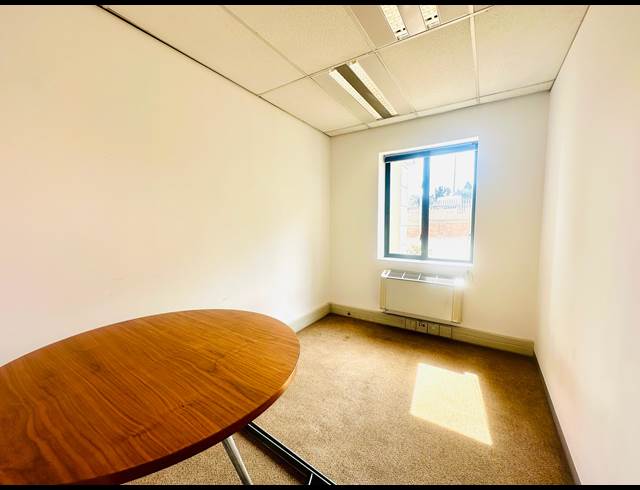 359.73M² OFFICE TO LET IN WOODMEAD