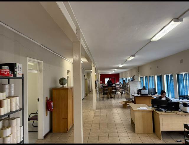2,698M² WAREHOUSE TO LET IN ANDERBOLT