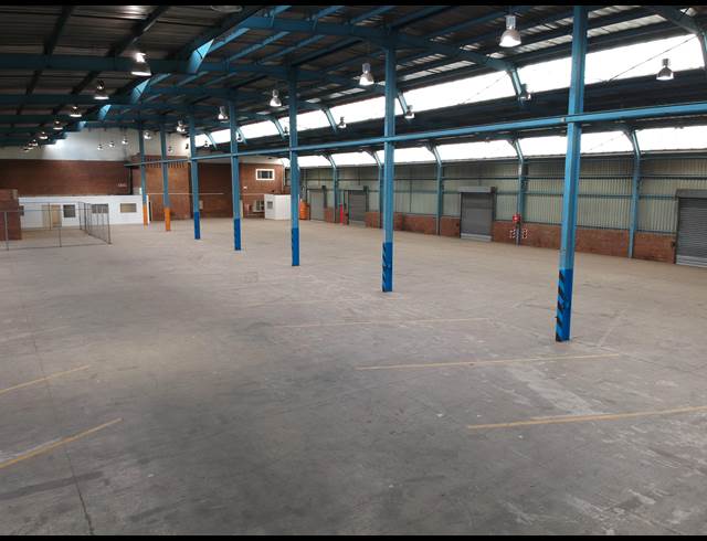 3,006M² WAREHOUSE TO LET IN SUNNYROCK
