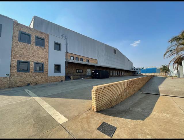 12,400M² WAREHOUSE TO LET IN JET PARK