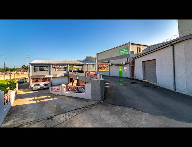 252M² WAREHOUSE RENTED IN WEST ACRES