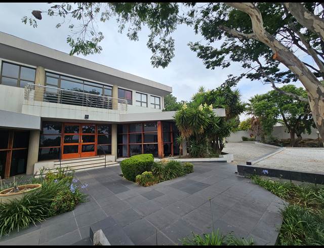 1,428M² OFFICE TO LET IN BRYANSTON