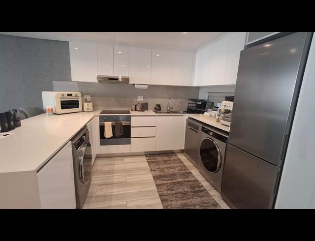 2 BEDROOM APARTMENT TO LET IN UMHLANGA CENTRAL