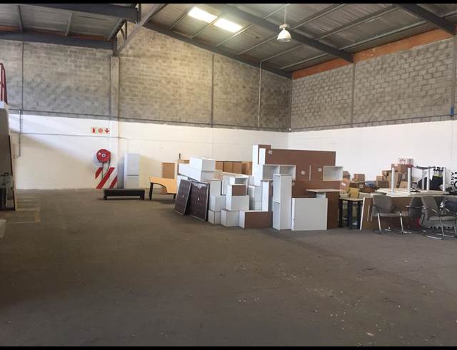450M² WAREHOUSE TO LET IN RETREAT