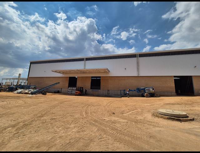 3,107M² WAREHOUSE TO LET IN AIRPORT PARK