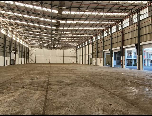 4,209M² WAREHOUSE TO LET IN AIRPORT INDUSTRIA