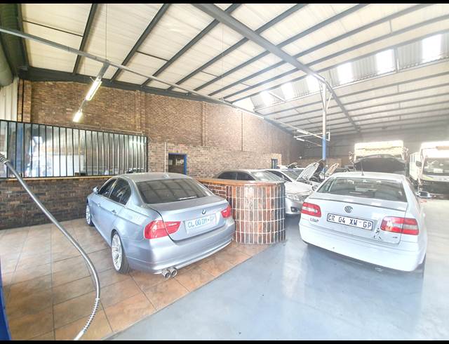 435M² MINI FACTORY RENTED IN BOOYSENS