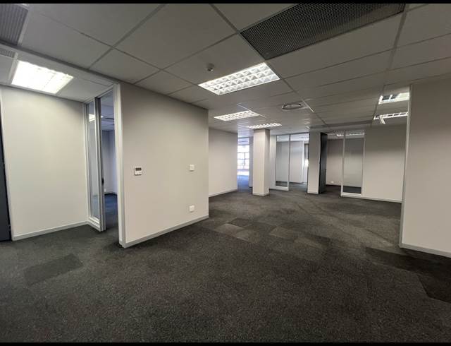 402.20M² OFFICE TO LET IN HIGHVELD