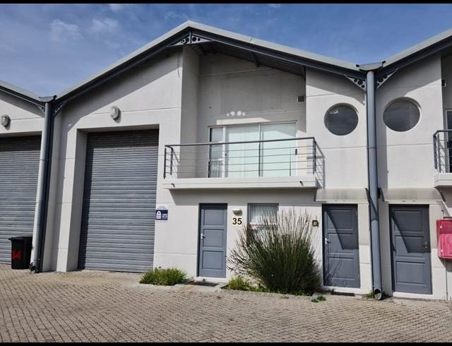 237M² WAREHOUSE TO LET IN CAPRICORN
