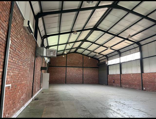300M² WAREHOUSE TO LET IN HILTON