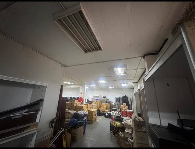 1,200M² WAREHOUSE TO LET IN WYNBERG