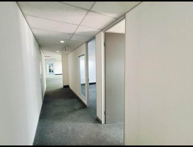 BUSINESS PROPERTY TO RENT IN CONSTANTIA KLOOF