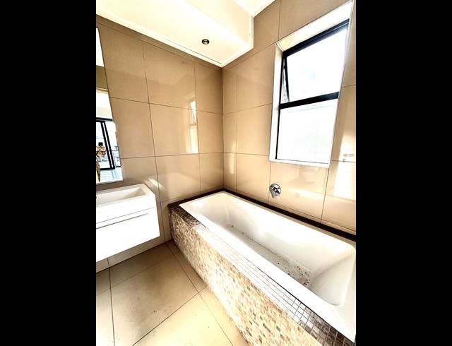 2 BEDROOM APARTMENT TO LET IN SANDTON CENTRAL