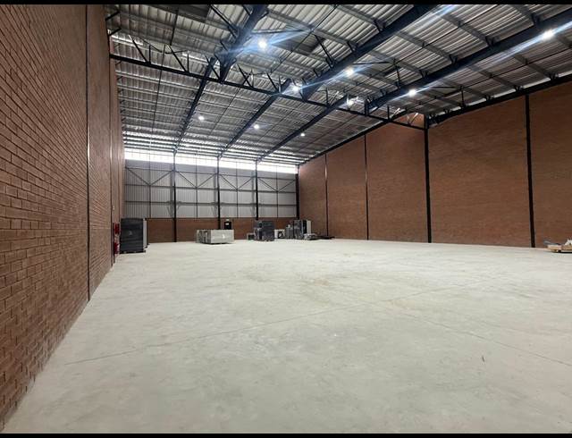 1,050M² WAREHOUSE TO LET IN SAMRAND BUSINESS PARK