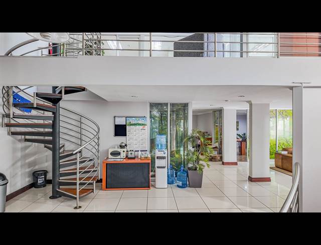 1,400M² OFFICE TO LET IN ROUTE 21 BUSINESS PARK