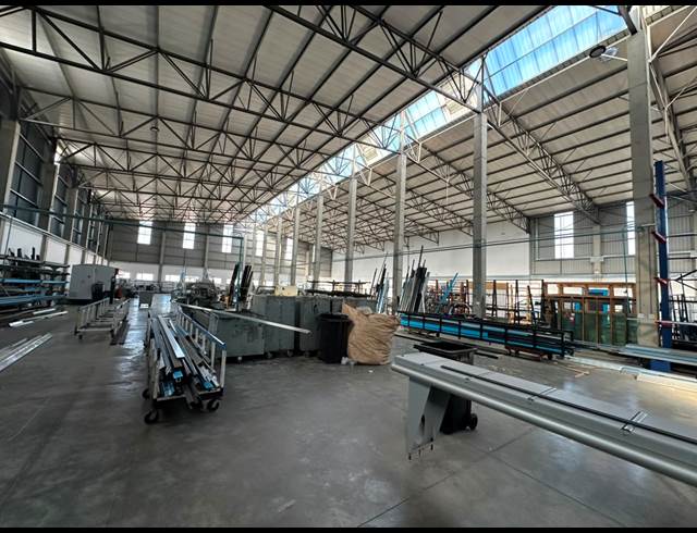 3,456.80M² WAREHOUSE TO LET IN COSMO BUSINESS PARK