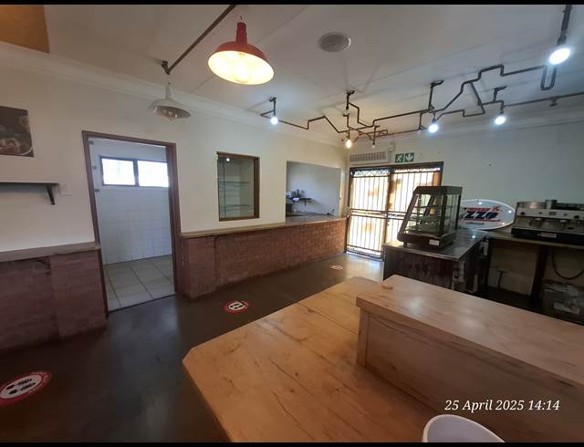 210M² BUILDING TO LET IN PIONEER PARK