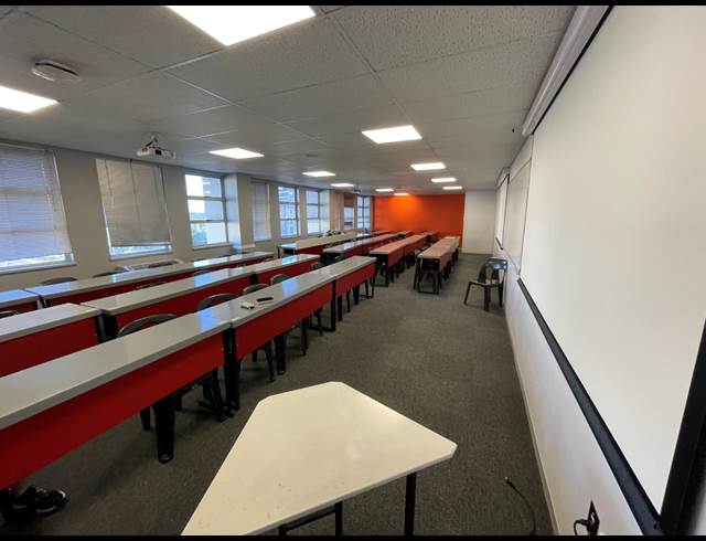 3,658M² BUILDING TO LET IN CAPE TOWN CITY CENTRE