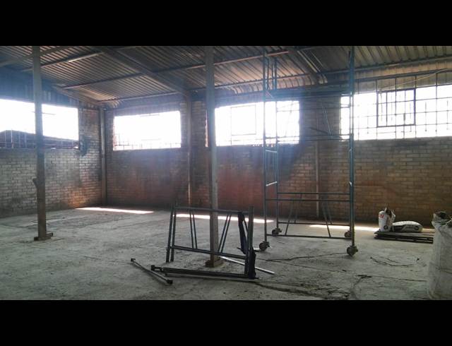 900M² WAREHOUSE TO LET IN BOOTHA AH