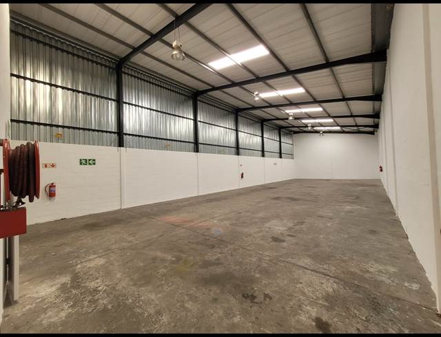 392M² WAREHOUSE TO LET IN KILLARNEY GARDENS
