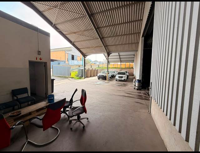 894M² WAREHOUSE TO LET IN MALMESBURY INDUSTRIA