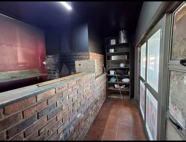 304.40M² RETAIL TO LET IN GONUBIE