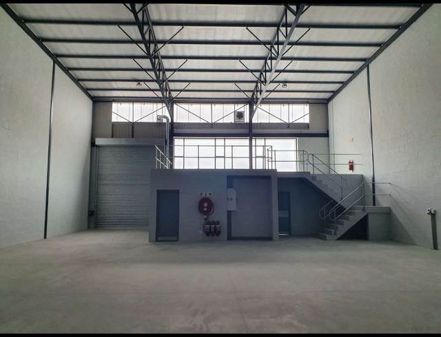 406M² FACTORY TO LET IN STIKLAND INDUSTRIAL