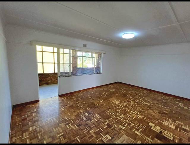 2 bed property to rent in LANGERUG