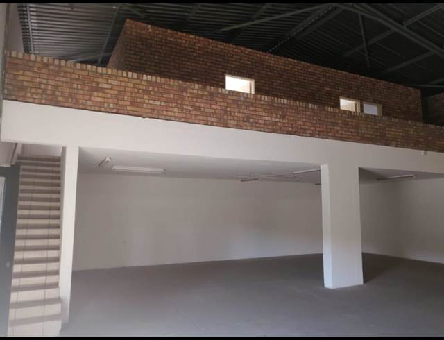 525M² WAREHOUSE TO LET IN BREDELL