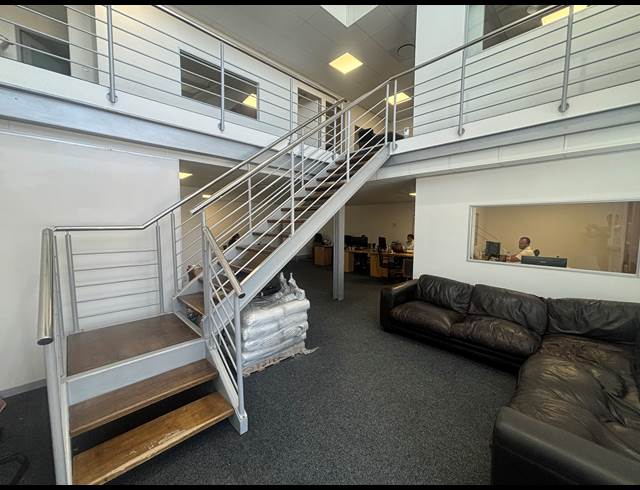 175M² OFFICE TO LET IN BRACKENFELL SOUTH