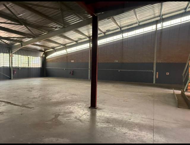 391M² WAREHOUSE TO LET IN HALFWAY HOUSE