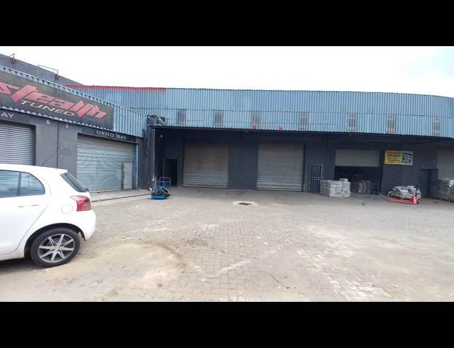 60M² WAREHOUSE TO LET IN CITY WEST