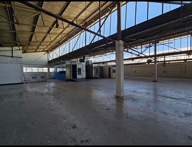 1,800M² WAREHOUSE TO LET IN STEELEDALE