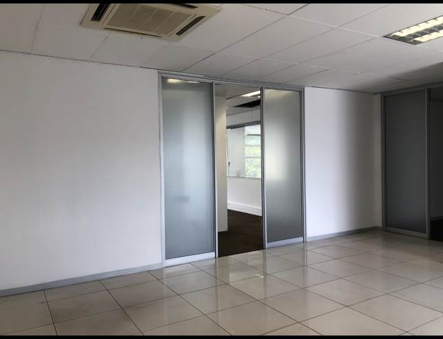 99M² OFFICE TO LET IN HYDE PARK