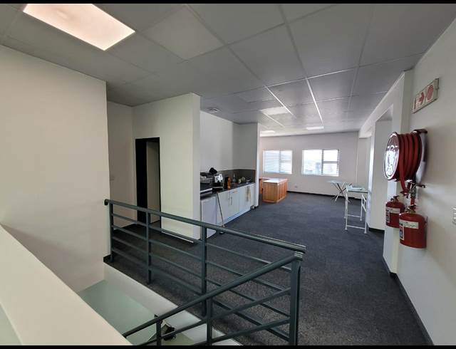 110M² OFFICE RENTED IN RIVERGATE
