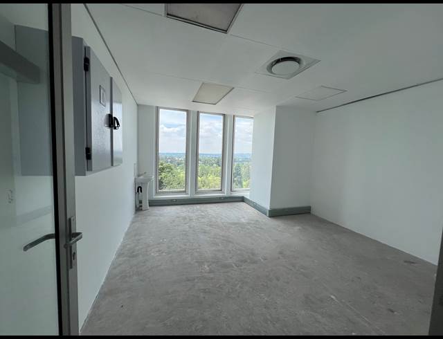 27M² OFFICE TO LET IN ILLOVO