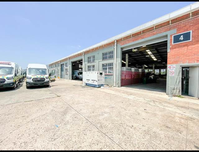 2,675M² WAREHOUSE TO LET IN WESTMEAD