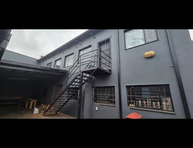 220M² OFFICE TO LET IN NELSPRUIT INDUSTRIAL