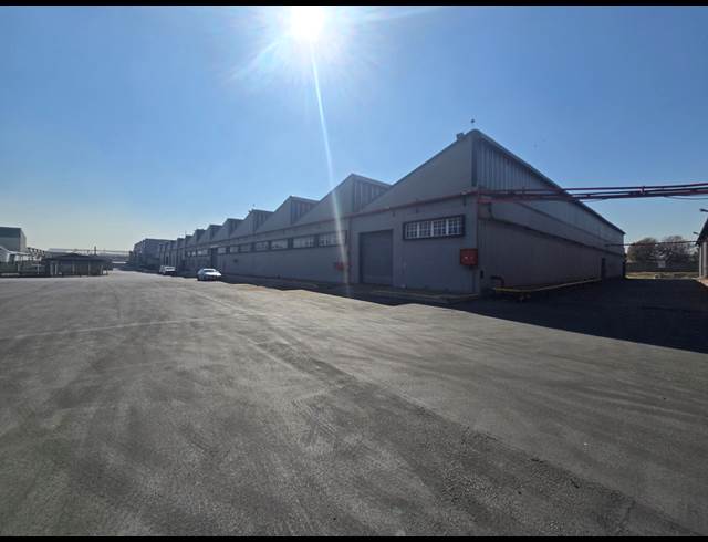 4,280M² WAREHOUSE TO LET IN BOKSBURG EAST