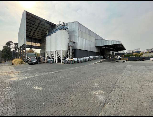 2,448M² WAREHOUSE TO LET IN GLEN AUSTIN AH