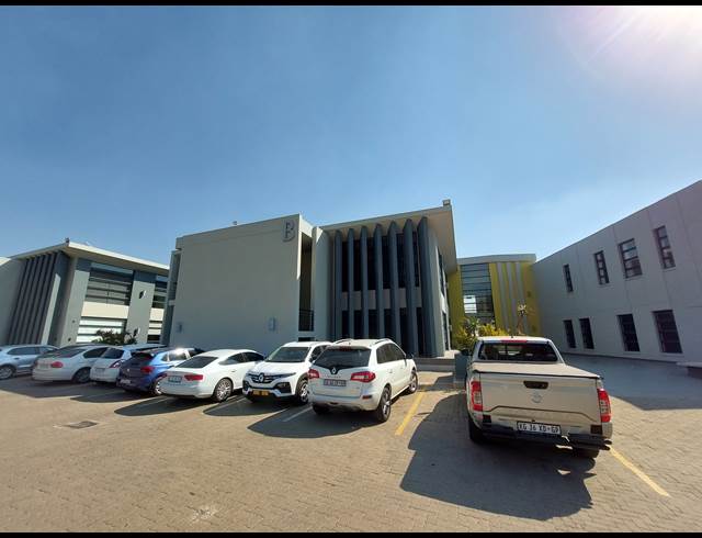 290M² OFFICE TO LET IN HALFWAY HOUSE