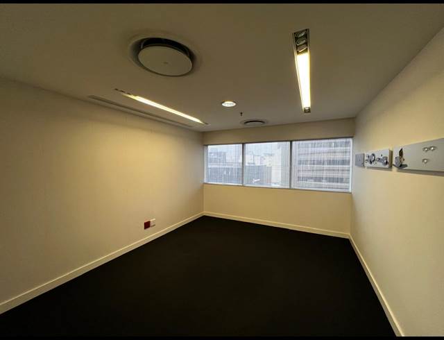 1,010M² OFFICE TO LET IN CAPE TOWN CITY CENTRE