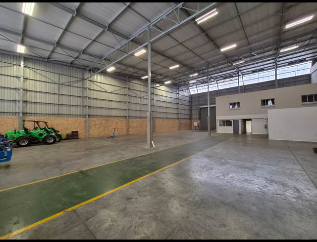 1,166M² WAREHOUSE TO LET IN LINBRO PARK