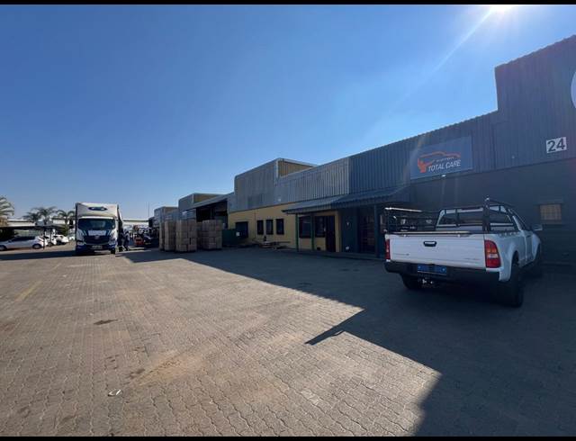 1,000M² WAREHOUSE TO LET IN HENNOPSPARK
