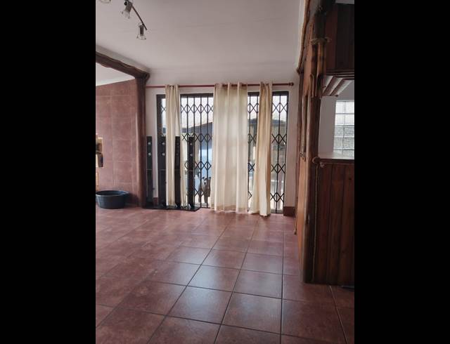 4 BEDROOM FREESTANDING TO LET IN BIRCHLEIGH