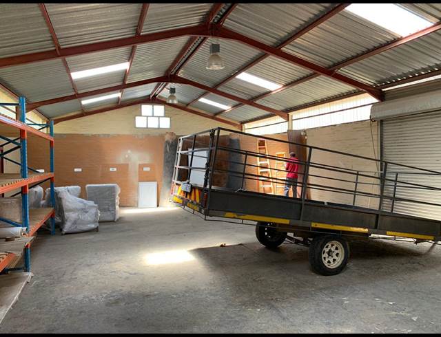 200M² WAREHOUSE TO LET IN LASER PARK