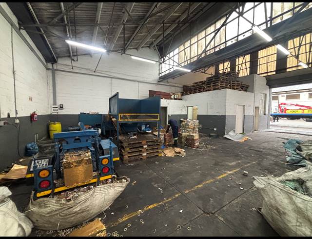 220M² WAREHOUSE TO LET IN EPPING INDUSTRIAL
