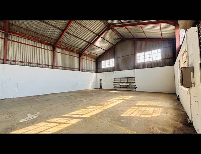 350M² WAREHOUSE TO LET IN ROODEPOORT