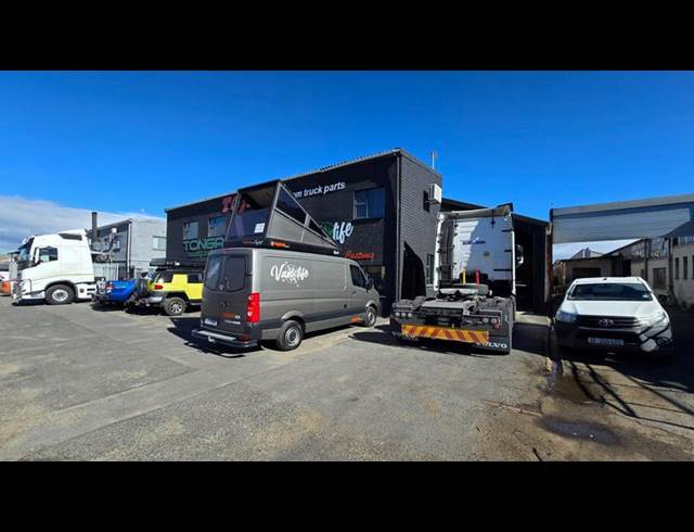 INDUSTRIAL PROPERTY TO RENT IN TRIANGLE FARM